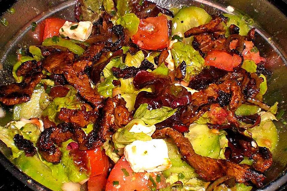 Gemischter Salat mit Filetstreifen