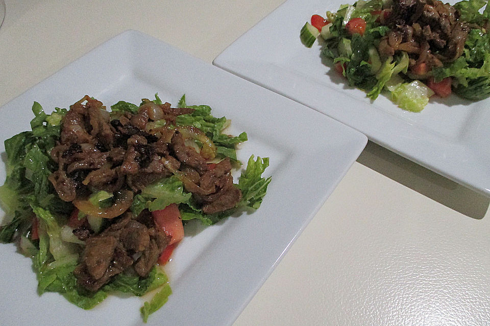 Gemischter Salat mit Filetstreifen