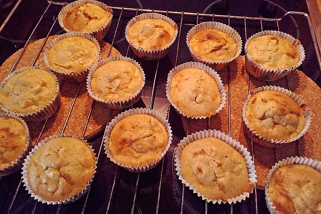 Marzipan-Muffins mit Nougatkern von Kabisch| Chefkoch