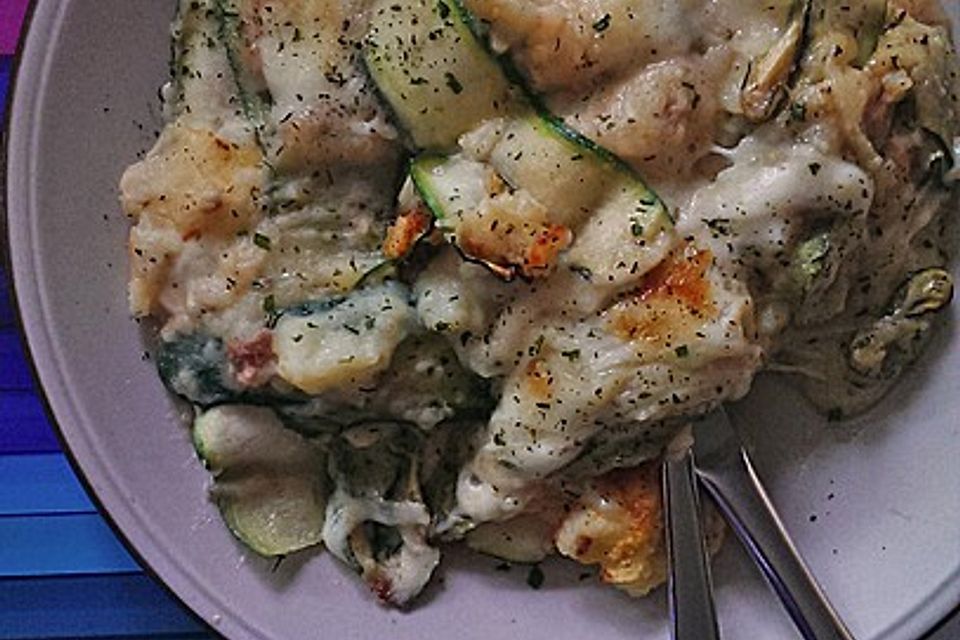 Kartoffelbrei-Mozzarella-Zucchini Auflauf