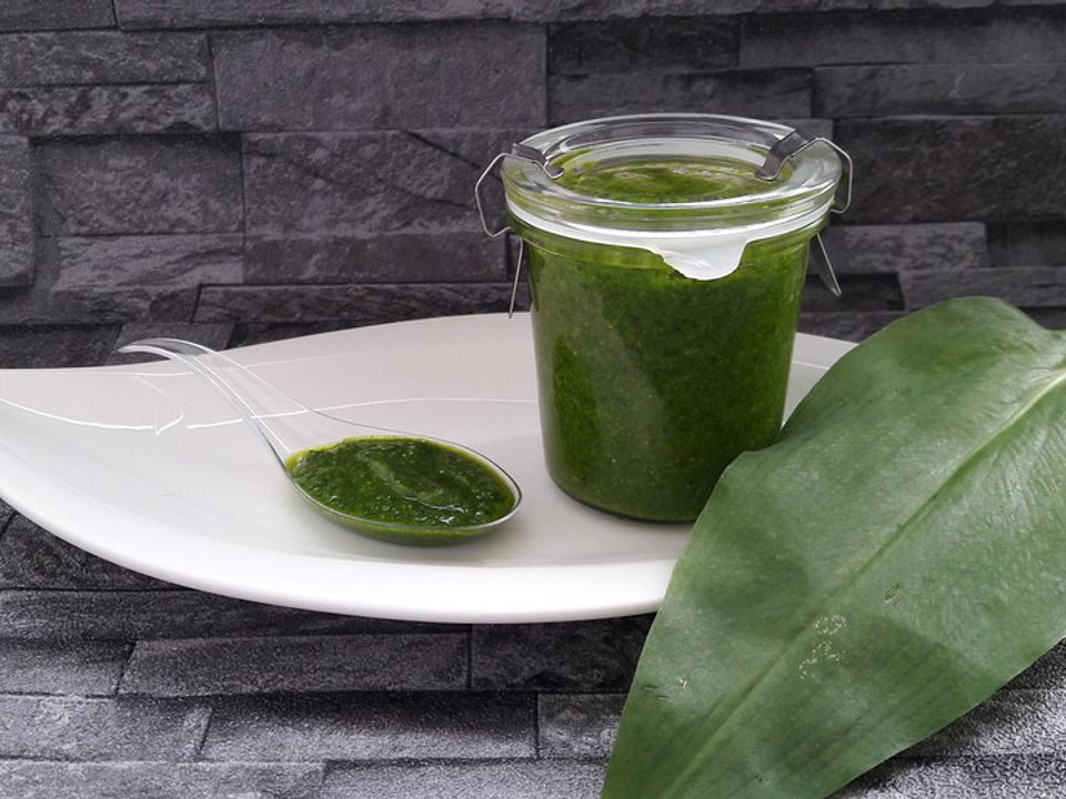 Würziges Bärlauchpesto von alittlfreak | Chefkoch