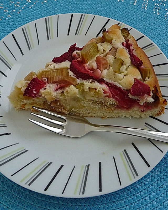 Erdbeer-Rhabarber-Joghurt Kuchen