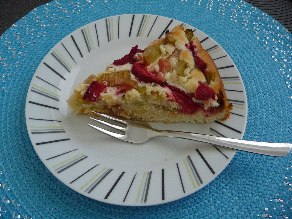 Erdbeer-Rhabarber-Joghurt Kuchen von LOESTER | Chefkoch