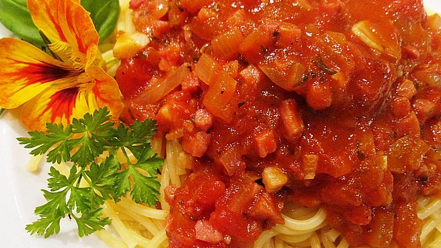 Tomatensoße Mit Speck