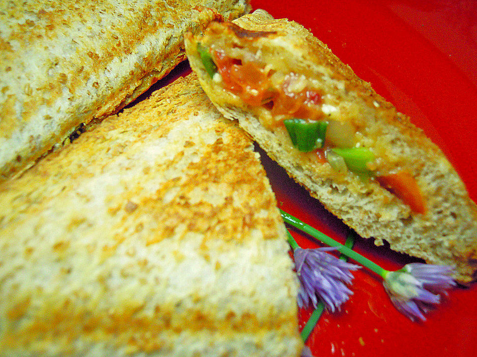 Sandwich mit Tomaten-Ziegenkäse-Füllung von schaech001| Chefkoch