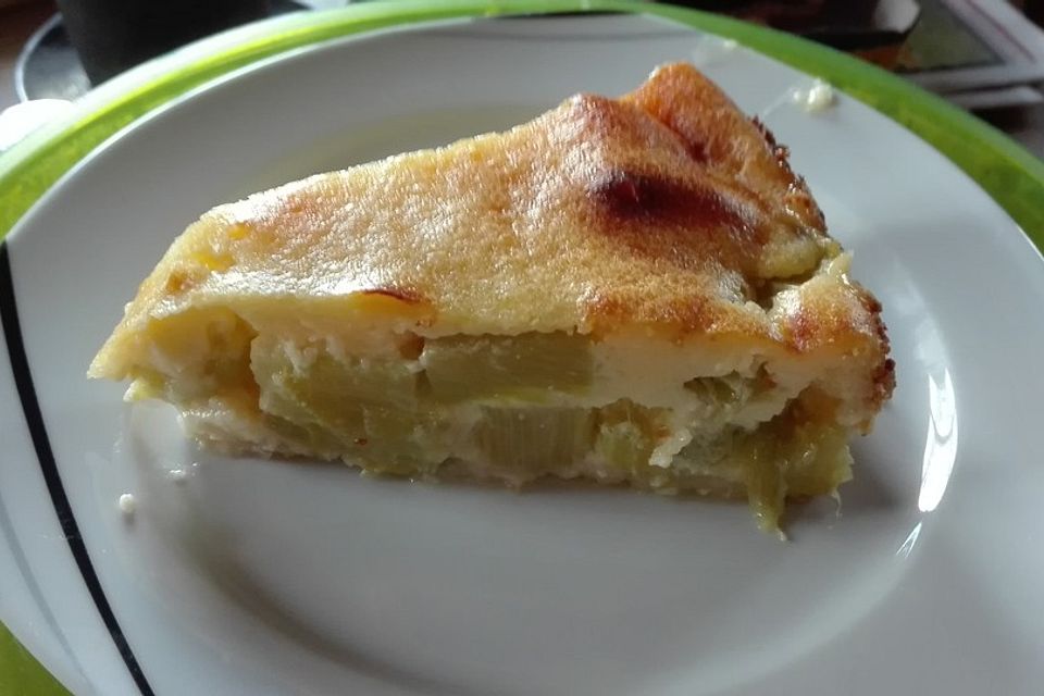 Rhabarberkuchen mit Grießdecke