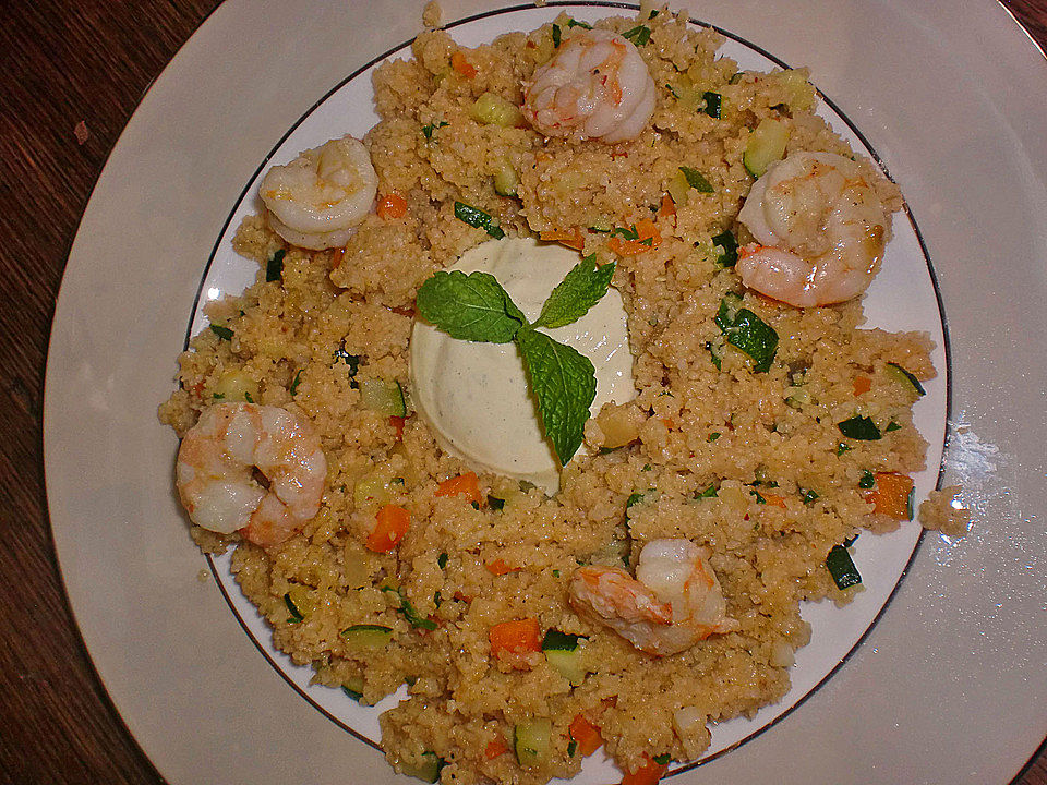 Marrokanischer Gemüse-Couscous mit Gambas und Limetten-Joghurt-Sauce ...