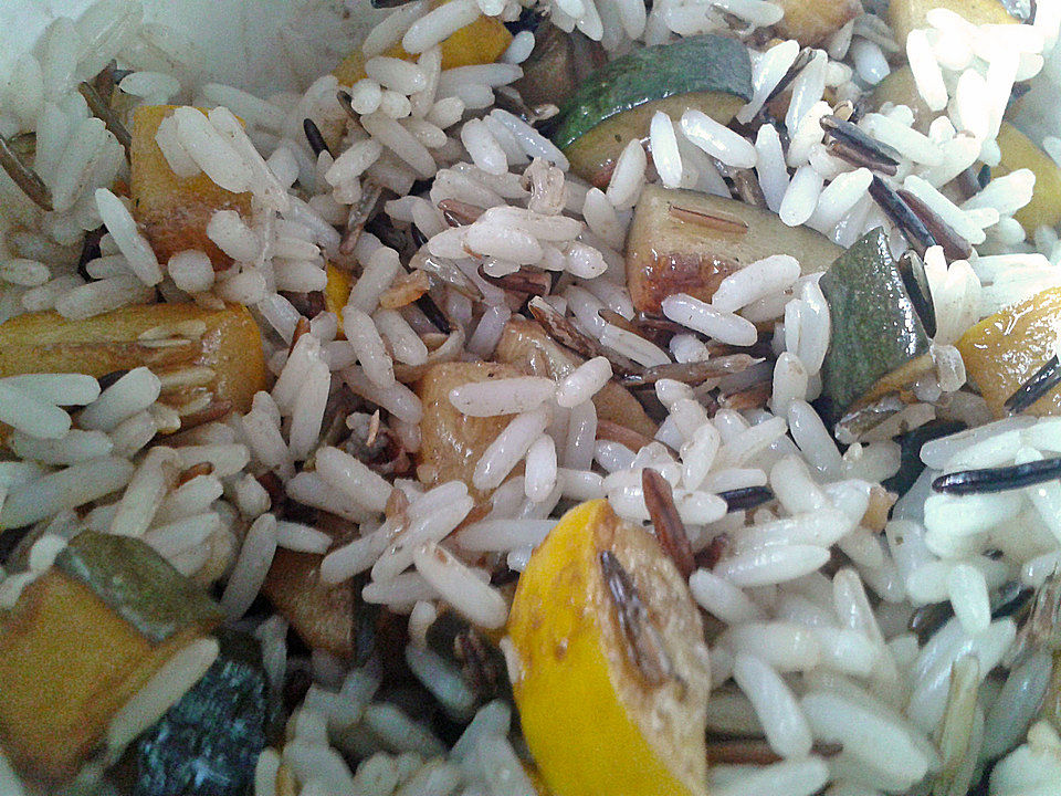 Reis oder Nudeln mit schneller Zucchini-Soße von Anjachen89| Chefkoch