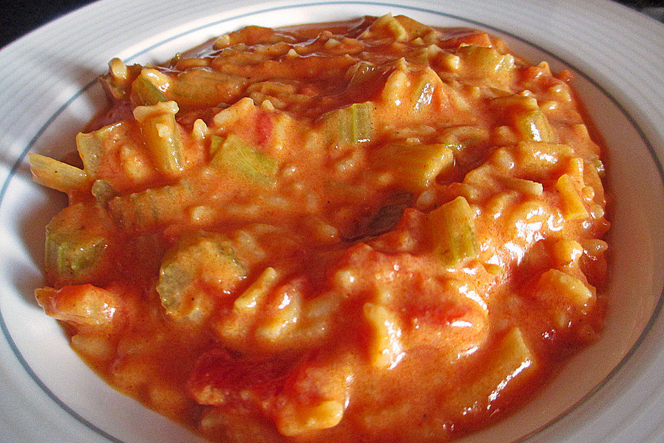 Staudensellerie in Tomaten-Kokosnuss-Sauce