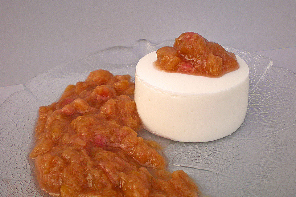 Joghurtcreme mit Rhabarberkompott