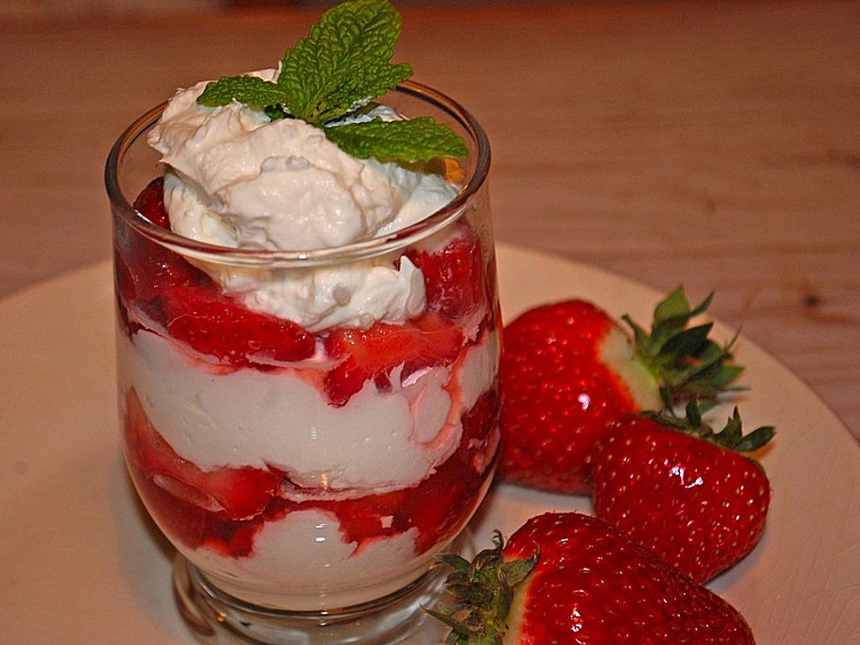 Erdbeeren an Joghurt-Cremefine-Creme von Terpsychore| Chefkoch