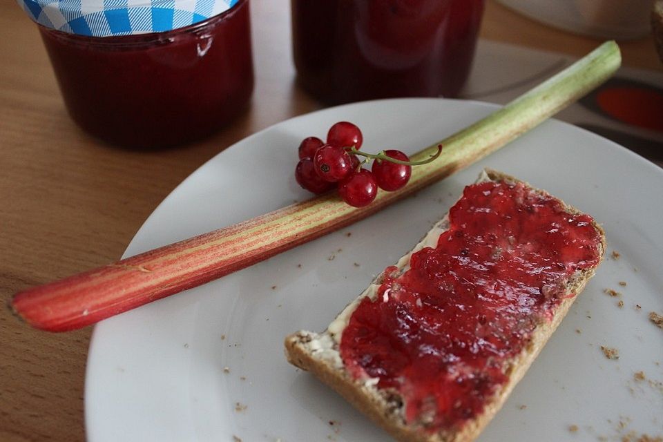 Evis Rhabarber-rote Johannisbeeren-Marmelade