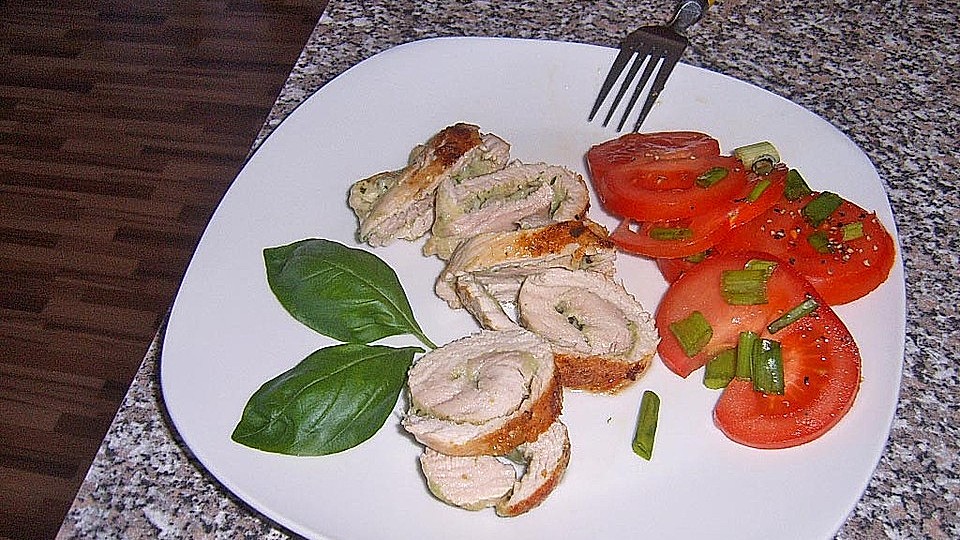 Putenröllchen mit Basilikumpesto gefüllt| Chefkoch