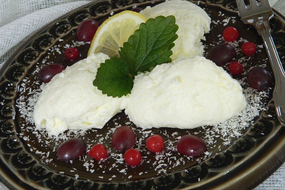 Buttermilch - Zitronenmousse Buttermilch - Zitronenmousse