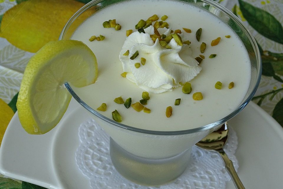 Buttermilch - Zitronenmousse Buttermilch - Zitronenmousse