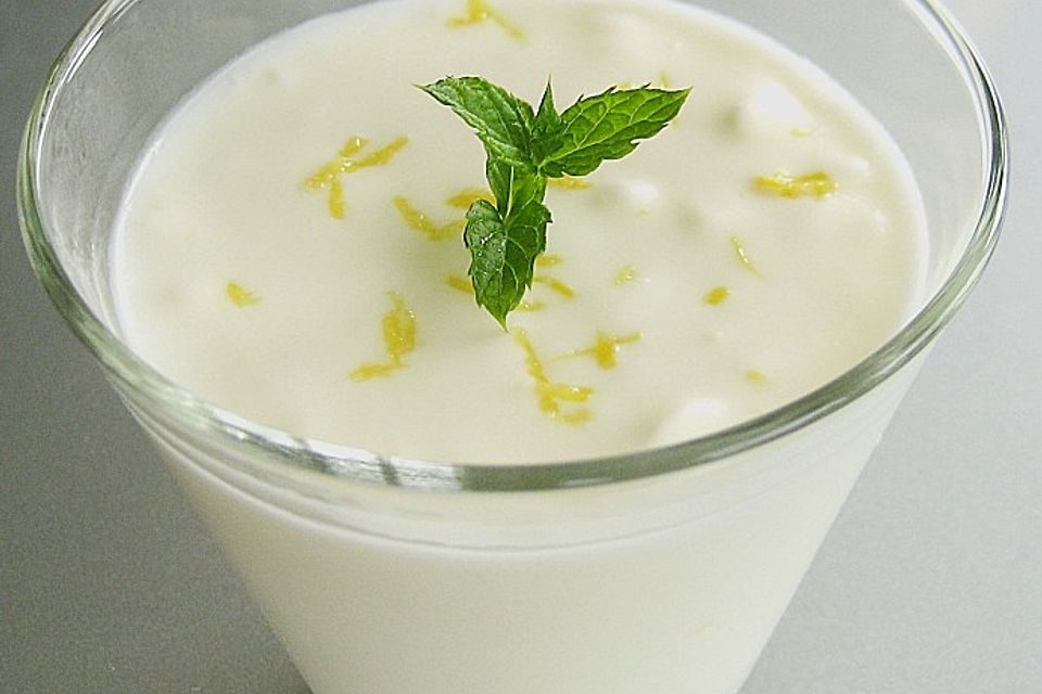 Buttermilch - Zitronenmousse Buttermilch - Zitronenmousse