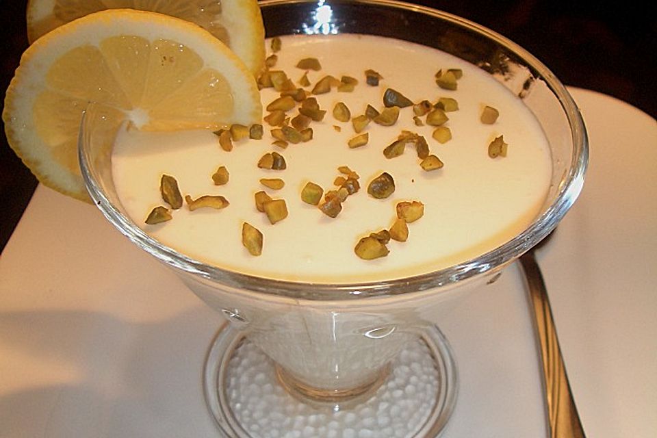 Buttermilch - Zitronenmousse Buttermilch - Zitronenmousse