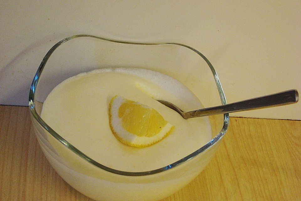 Buttermilch - Zitronenmousse Buttermilch - Zitronenmousse