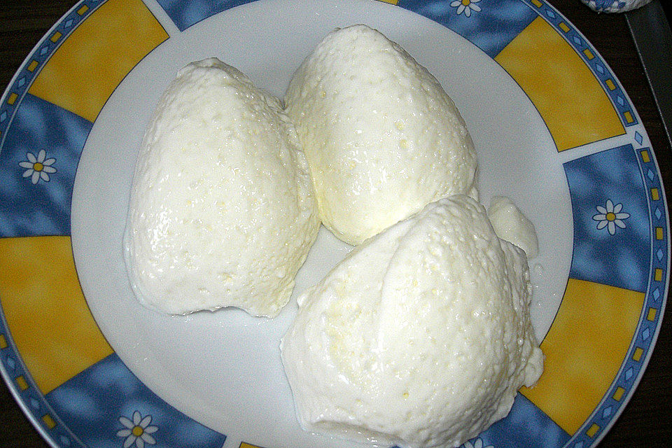 Buttermilch - Zitronenmousse Buttermilch - Zitronenmousse