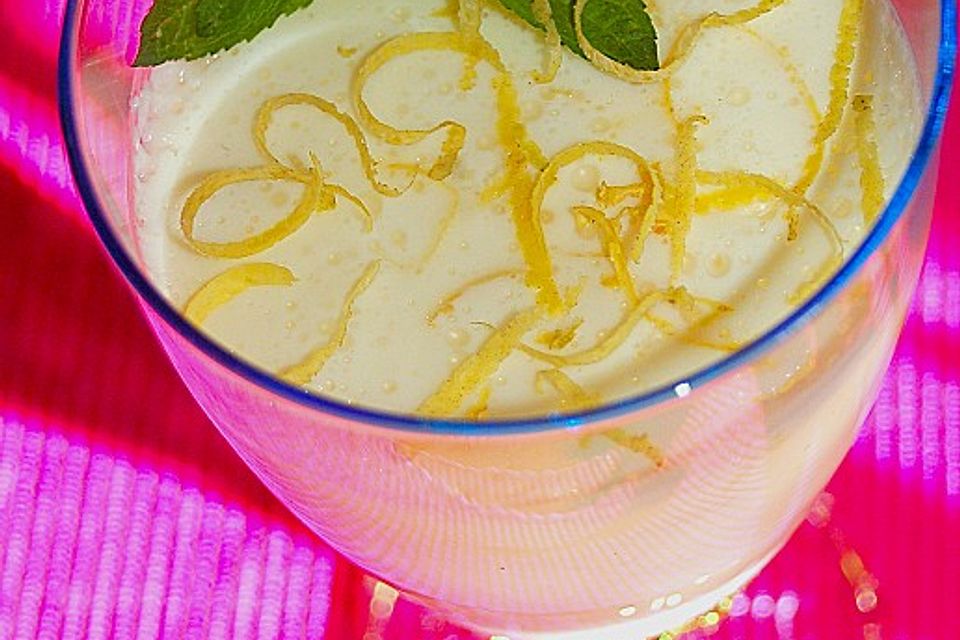 Buttermilch - Zitronenmousse Buttermilch - Zitronenmousse