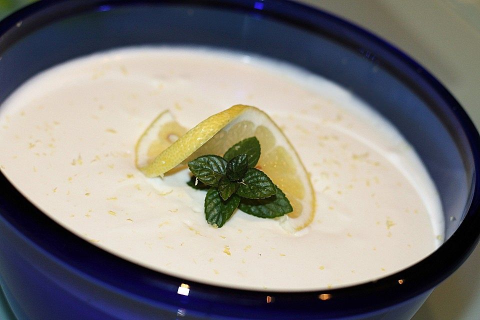 Buttermilch - Zitronenmousse Buttermilch - Zitronenmousse