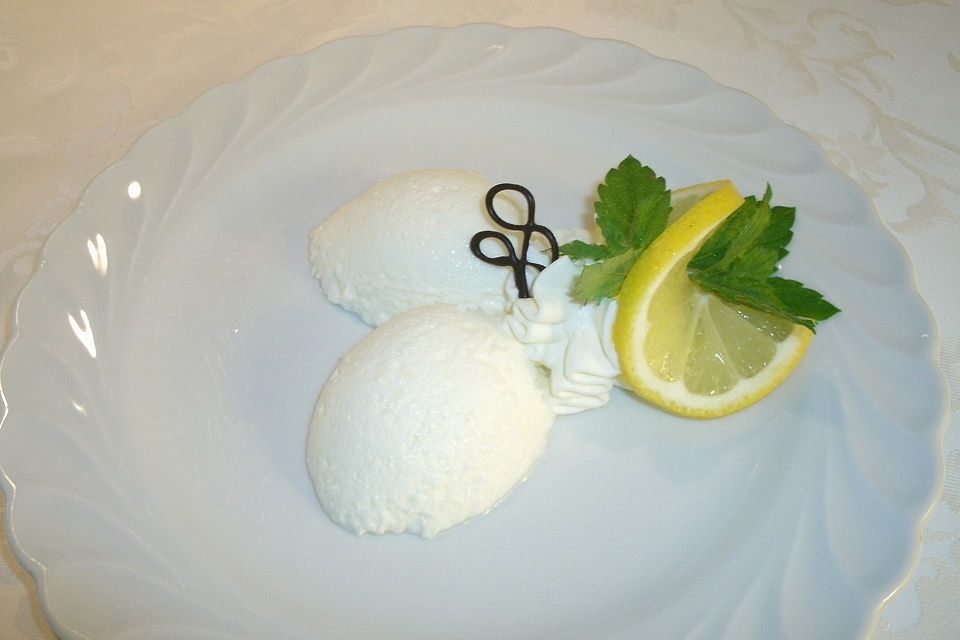Buttermilch - Zitronenmousse Buttermilch - Zitronenmousse