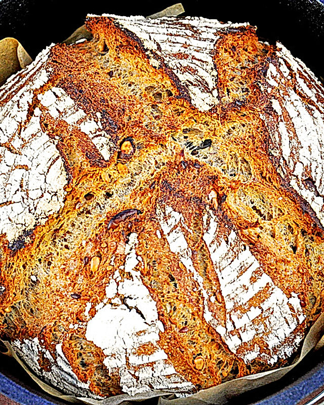 Kamut-PurPur-Schwarzbier-Brot mit Saaten