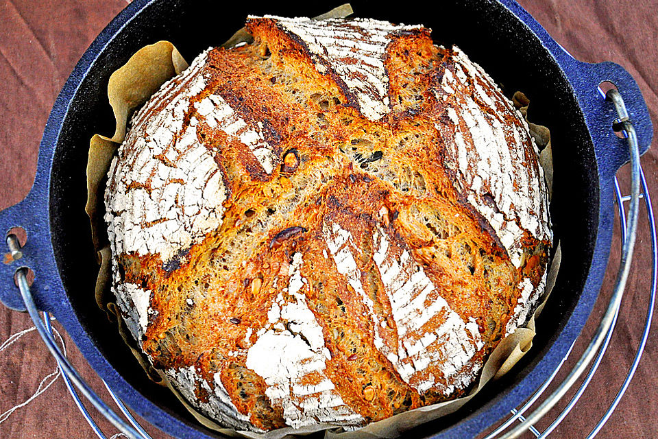 Kamut-PurPur-Schwarzbier-Brot mit Saaten