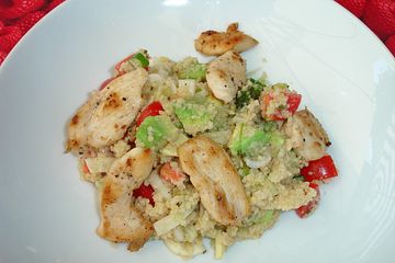 Couscous-Salat mit Avocado und Hähnchen