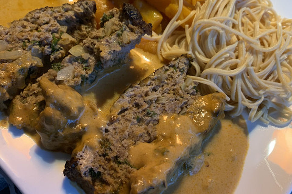 Saftiger Hackbraten mit Soße