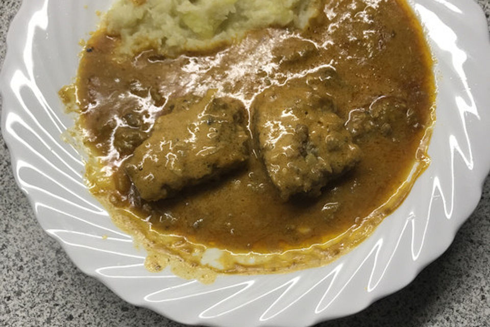 Saftiger Hackbraten mit Soße