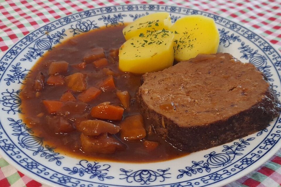 Saftiger Hackbraten mit Soße