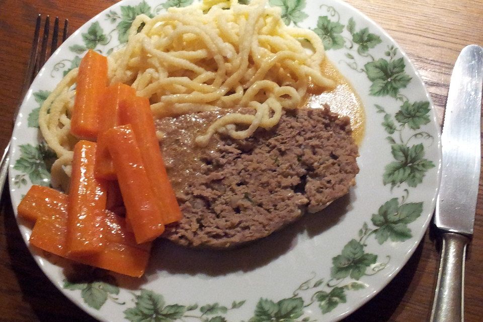 Saftiger Hackbraten mit Soße