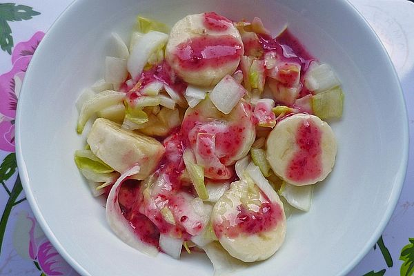Chicoree-Bananen-Salat mit Mandelblättchen von nudelmary | Chefkoch