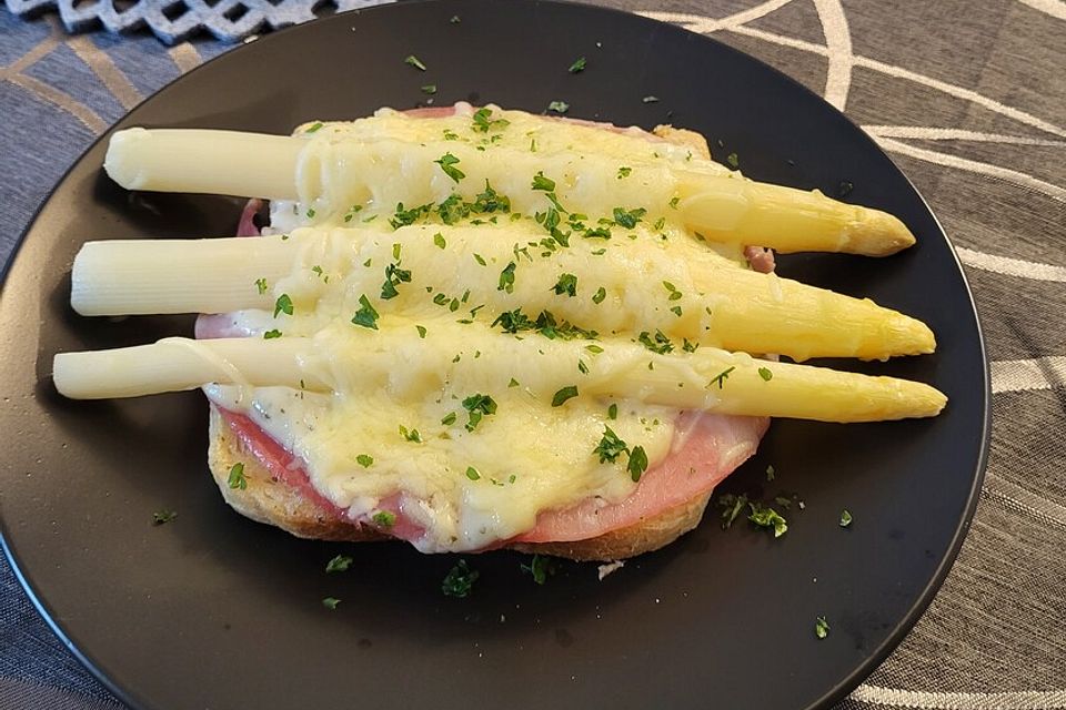 Spargel-Schinken-Toast überbacken