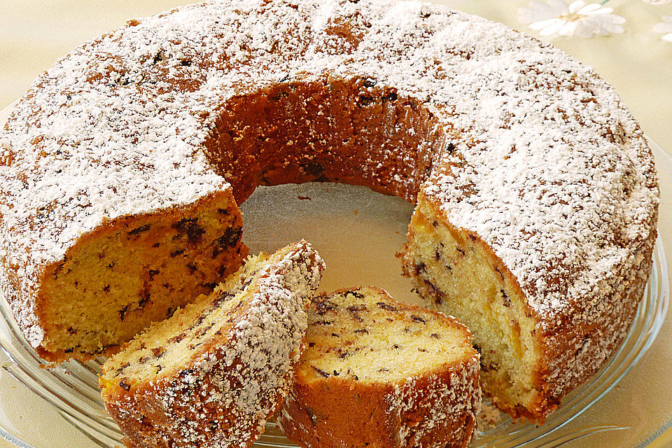 Stracciatella-Gugelhupf mit Mandarinen