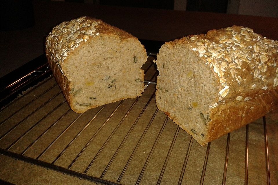 Dinkelvollkornbrot mit Körnern