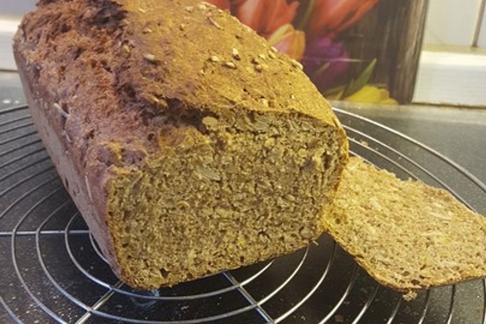 Dinkelvollkornbrot mit Körnern