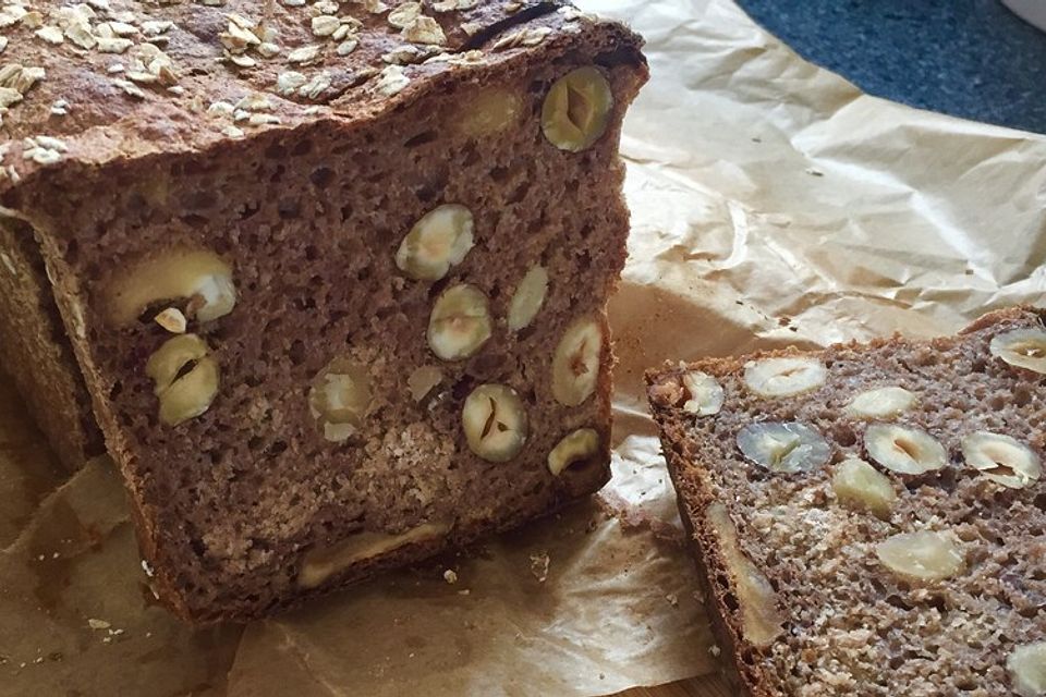 Dinkelvollkornbrot mit Körnern