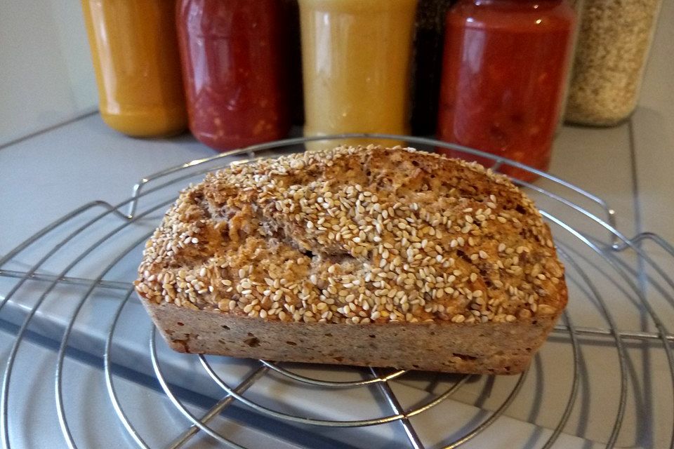 Dinkelvollkornbrot mit Körnern