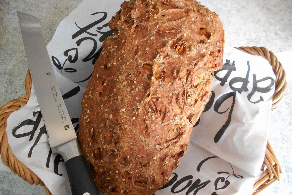 Dinkelvollkornbrot mit Körnern