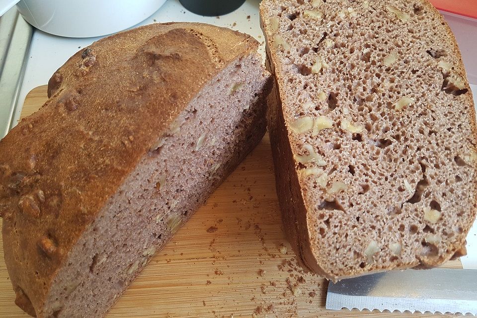 Dinkelvollkornbrot mit Körnern