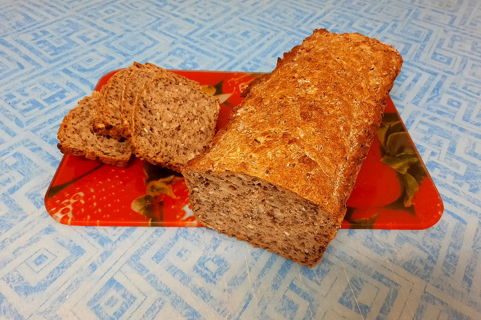 Dinkelvollkornbrot mit Körnern