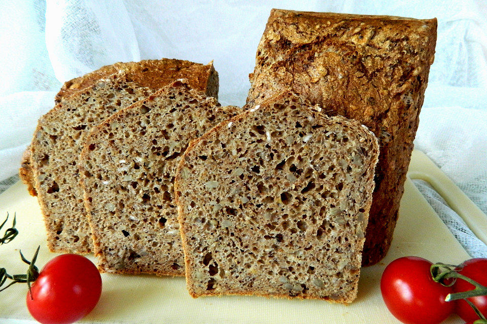 Dinkelvollkornbrot mit Körnern