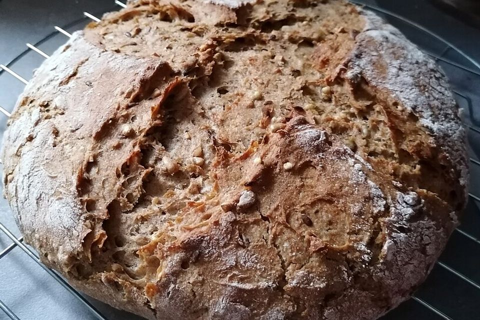 Dinkelvollkornbrot mit Körnern