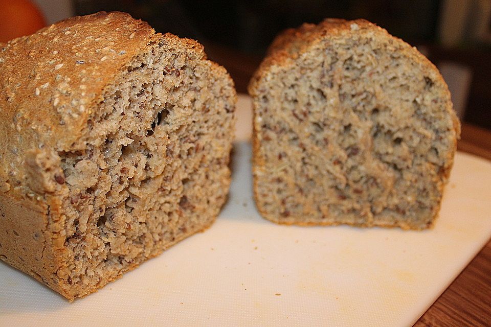 Dinkelvollkornbrot mit Körnern