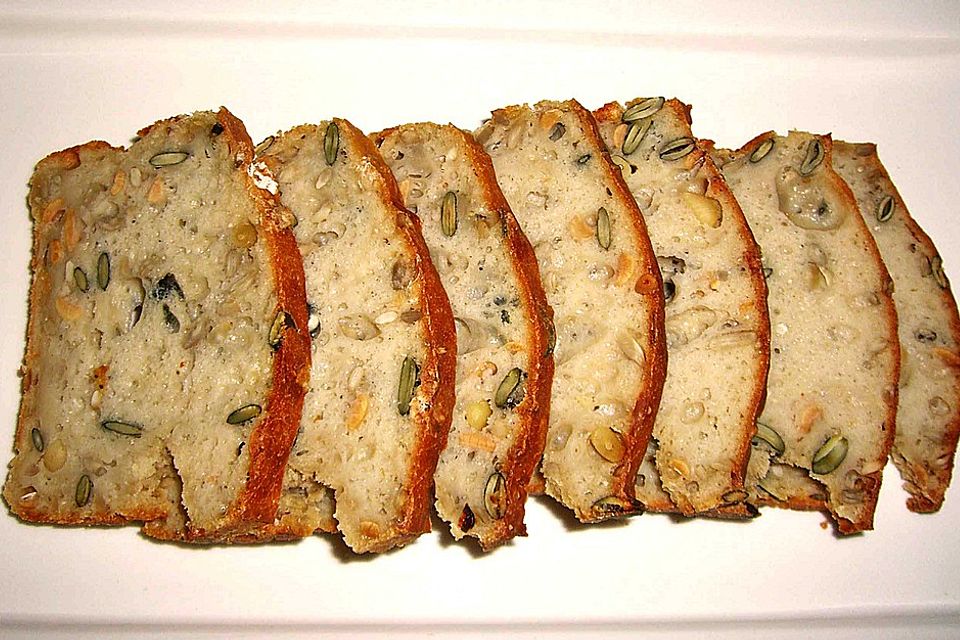 Dinkelvollkornbrot mit Körnern