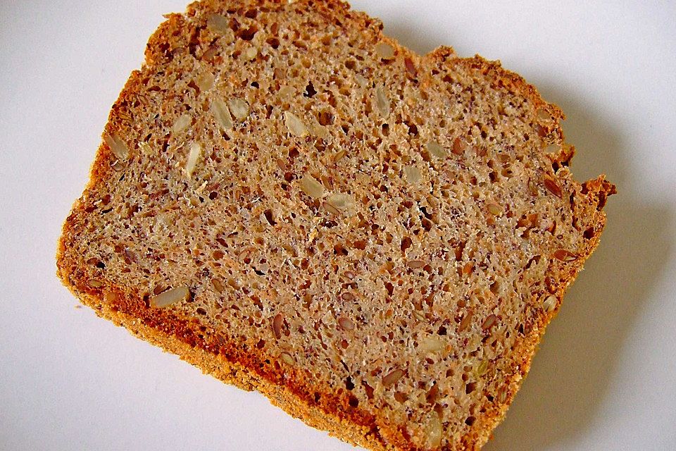 Dinkelvollkornbrot mit Körnern