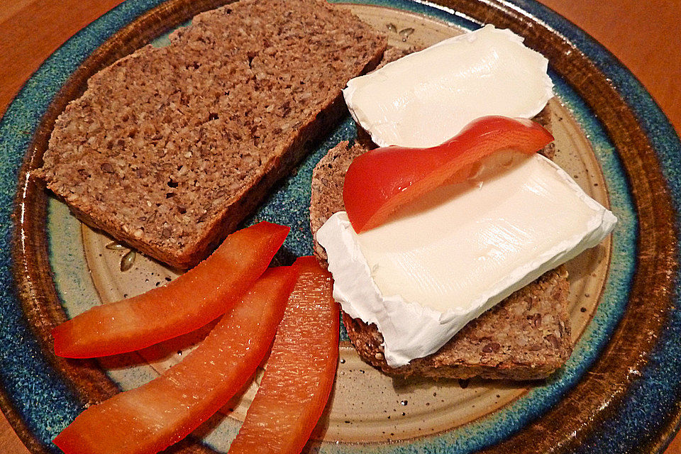 Dinkelvollkornbrot mit Körnern