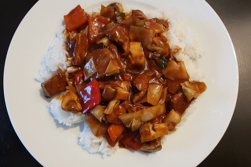 Glasiertes Huhn mit Hoisinsauce und Cashewkernen